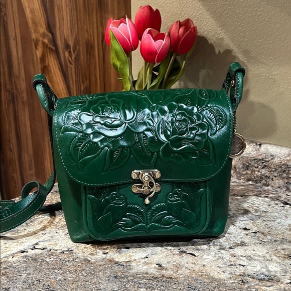 Patricia Nash Handbags - Patricia Nash EUC Leandra Square Flap Crossbody